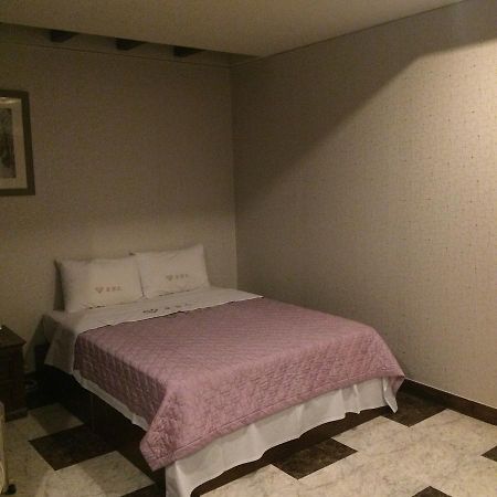 Romance Hotel Чхунджу Экстерьер фото